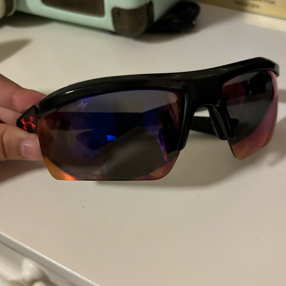 COPY - UNDER ARMOUR SPORTY SUNGLASSES